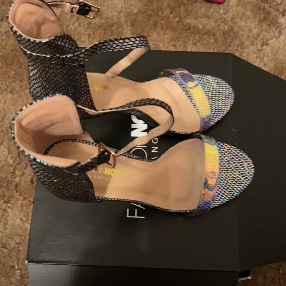 Heels - Picture 2 of 9
